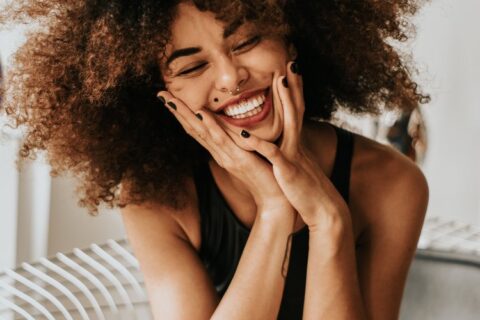 Pexels_Photo+by+Guilherme+Almeida+from+Pexels+_adult-afro-beautiful-1858175
